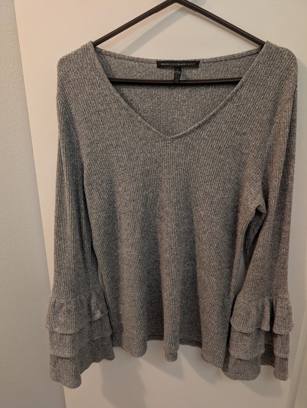White House Black Market Gray V-Neck Ruffle Sleeve Sweater Top Size L